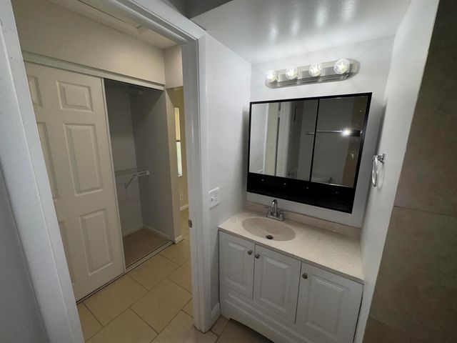 1790 Abbey Road 202, West Palm Beach, FL 33415