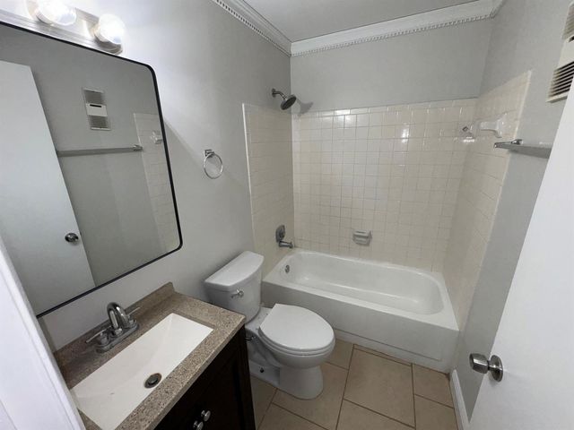 1790 Abbey Road 202, West Palm Beach, FL 33415