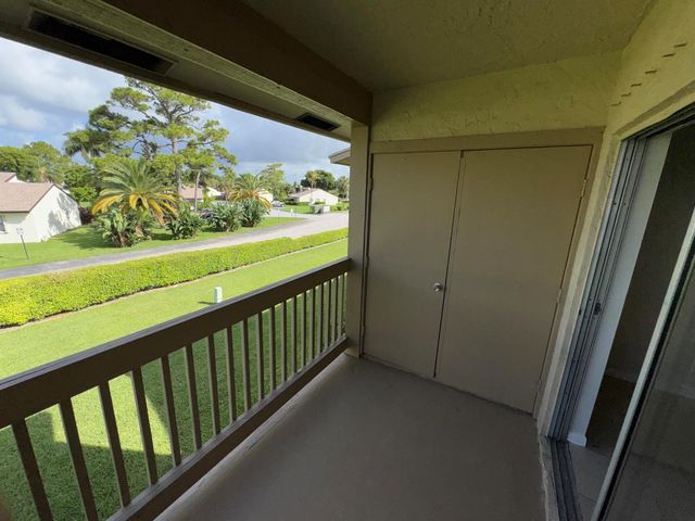 1790 Abbey Road 202, West Palm Beach, FL 33415