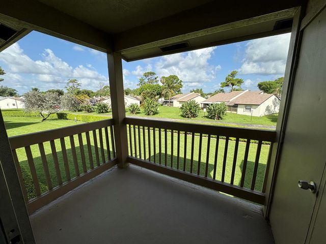 1790 Abbey Road 202, West Palm Beach, FL 33415