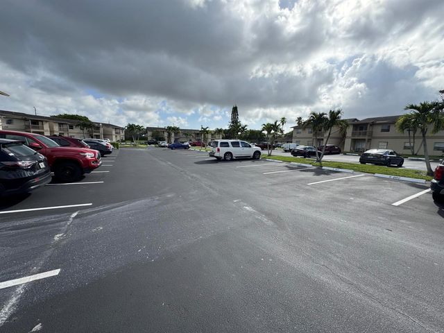 1790 Abbey Road 202, West Palm Beach, FL 33415