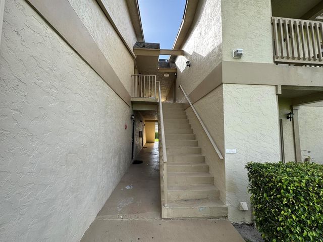 1790 Abbey Road 202, West Palm Beach, FL 33415