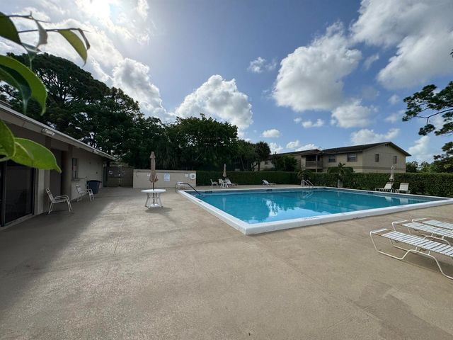 1790 Abbey Road 202, West Palm Beach, FL 33415