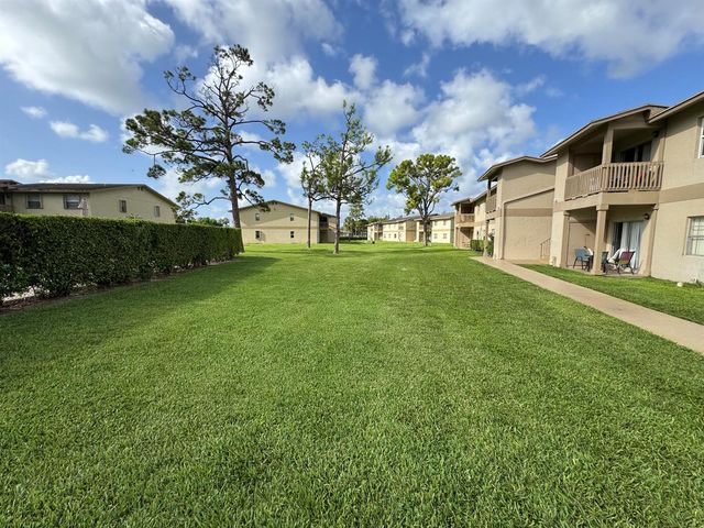 1790 Abbey Road 202, West Palm Beach, FL 33415