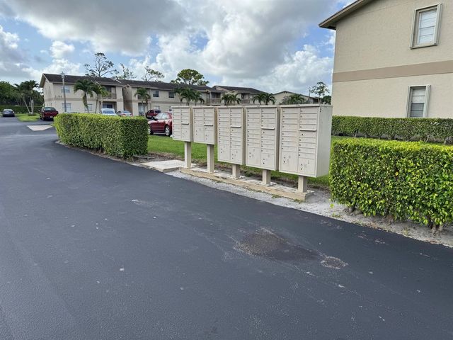 1790 Abbey Road 202, West Palm Beach, FL 33415