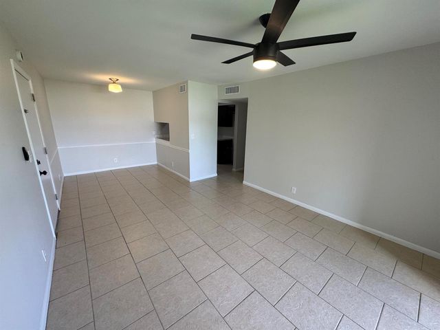 1790 Abbey Road 202, West Palm Beach, FL 33415
