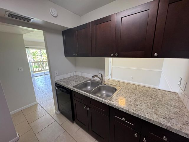1790 Abbey Road 202, West Palm Beach, FL 33415