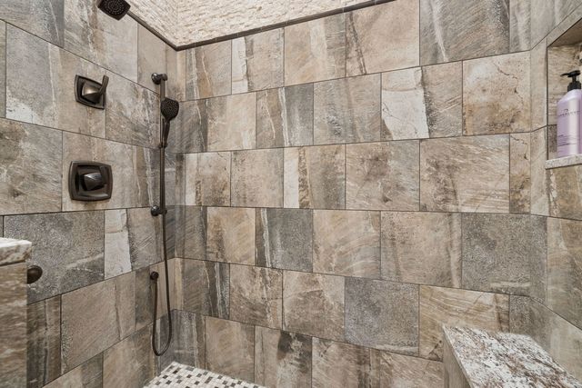 328 Cromwell Court, Westmont, IL 60559
