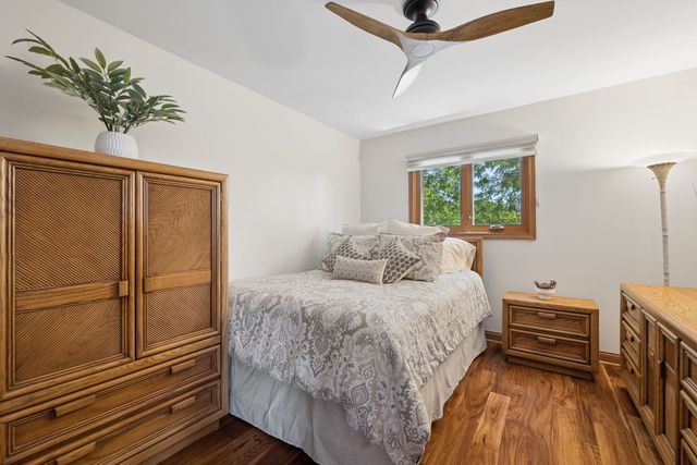 328 Cromwell Court, Westmont, IL 60559