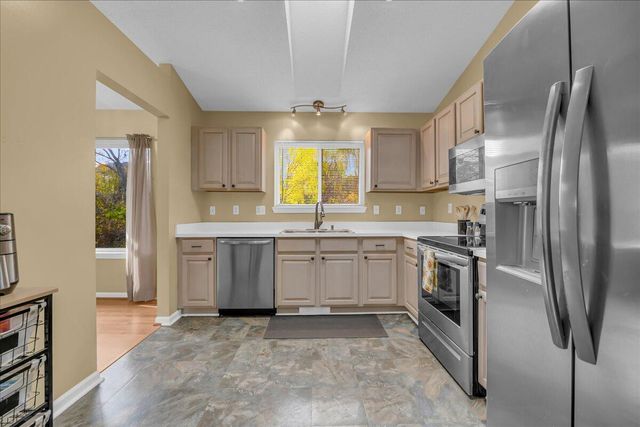 5754 Lockwood Drive, Waterford Twp, MI 48329