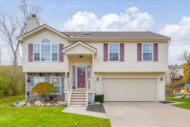 5754 Lockwood Drive, Waterford Twp, MI 48329