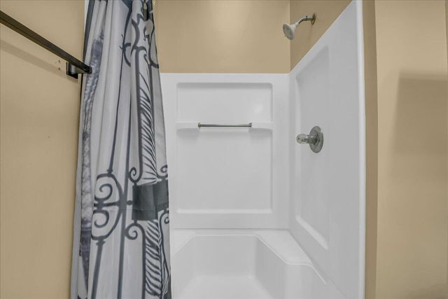 5754 Lockwood Drive, Waterford Twp, MI 48329