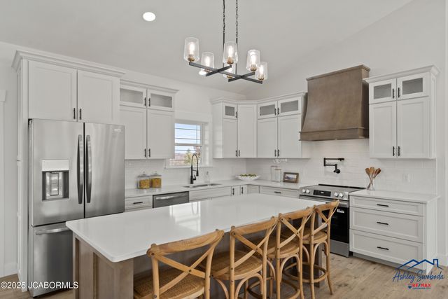 4210 LAURA AVENUE, Jefferson City, MO 65109