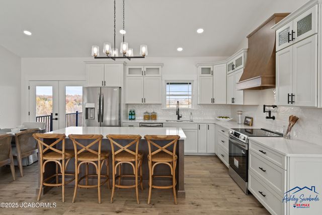 4210 LAURA AVENUE, Jefferson City, MO 65109