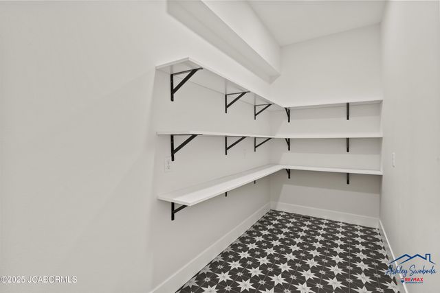 4210 LAURA AVENUE, Jefferson City, MO 65109