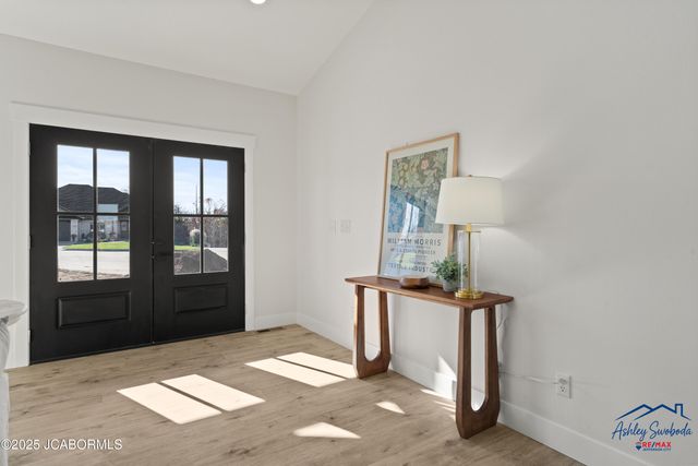 4210 LAURA AVENUE, Jefferson City, MO 65109