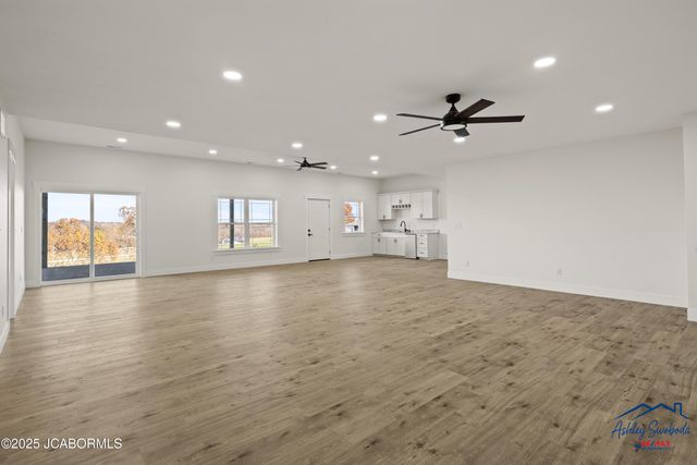 4210 LAURA AVENUE, Jefferson City, MO 65109