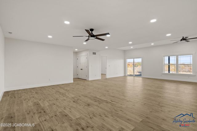 4210 LAURA AVENUE, Jefferson City, MO 65109