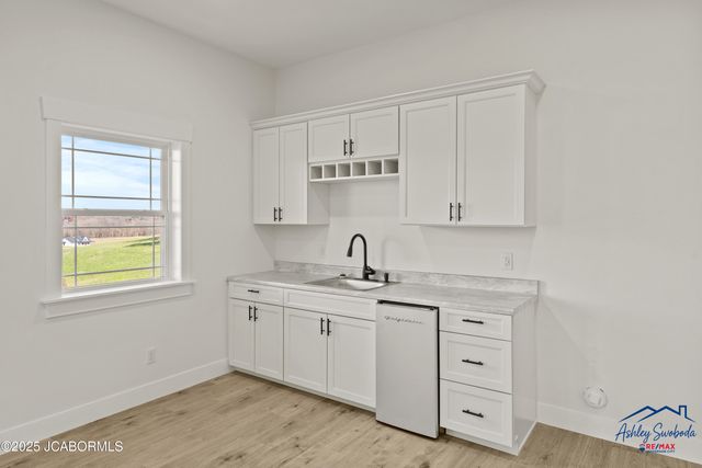 4210 LAURA AVENUE, Jefferson City, MO 65109