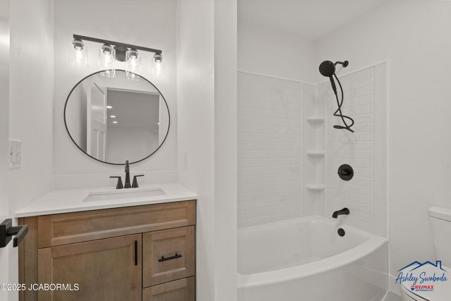 4210 LAURA AVENUE, Jefferson City, MO 65109