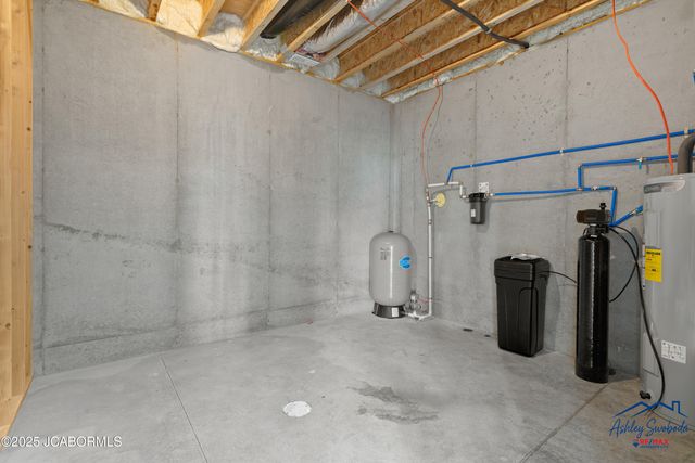 4210 LAURA AVENUE, Jefferson City, MO 65109