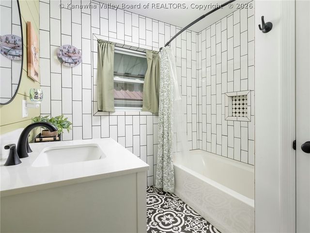 2614 Washington Avenue, St Albans, WV 25177