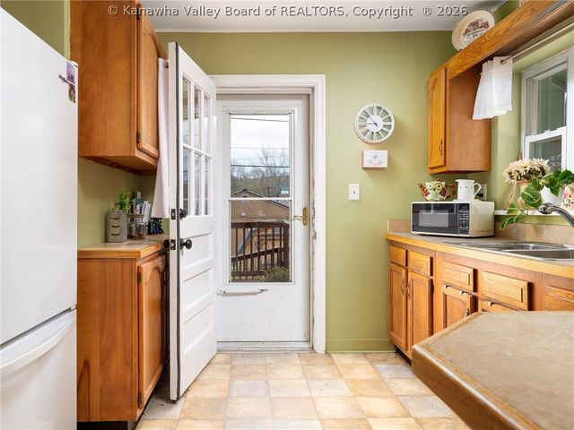 2614 Washington Avenue, St Albans, WV 25177