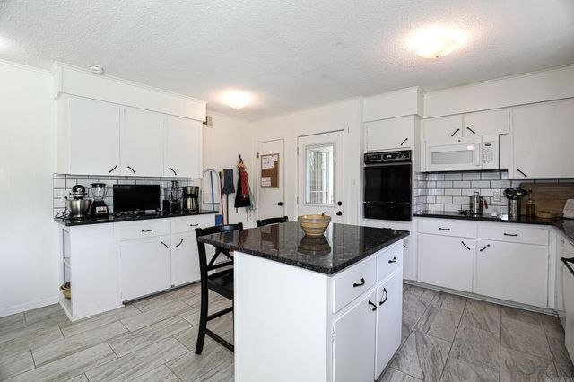 1223 JAMESON AVE, Benton, AR 72015