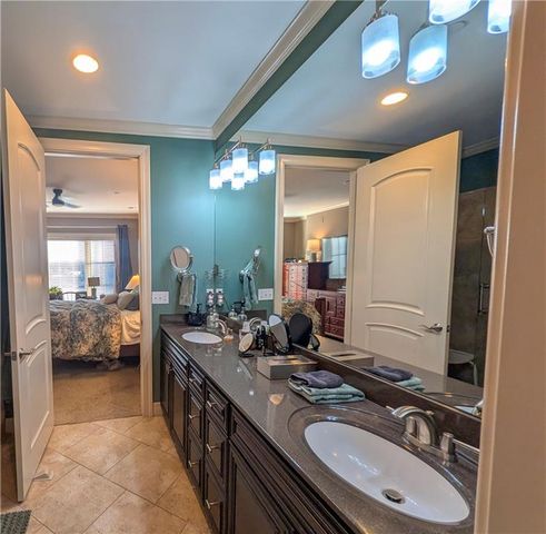 10531 Mission Road 204B, Leawood, KS 66206