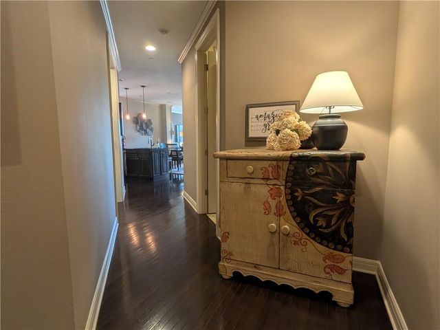 10531 Mission Road 204B, Leawood, KS 66206