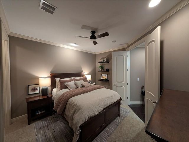 10531 Mission Road 204B, Leawood, KS 66206