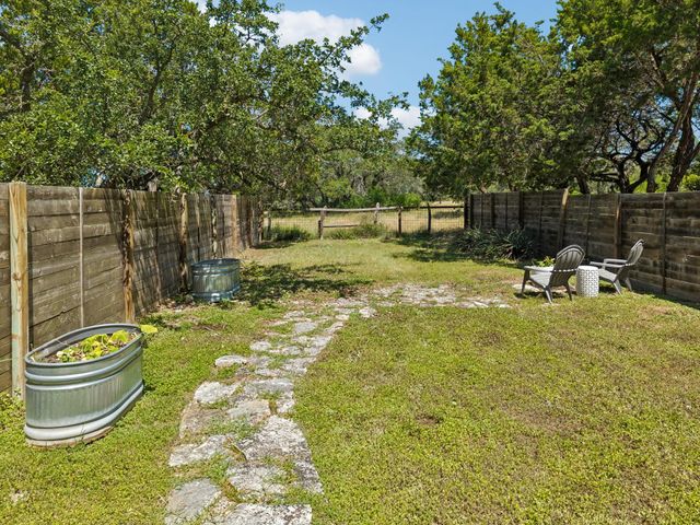 8909 Mountain Shadows CV B, Austin, TX 78735