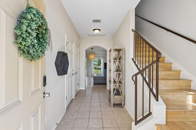 8909 Mountain Shadows CV B, Austin, TX 78735