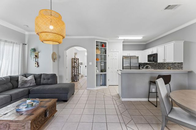 8909 Mountain Shadows CV B, Austin, TX 78735