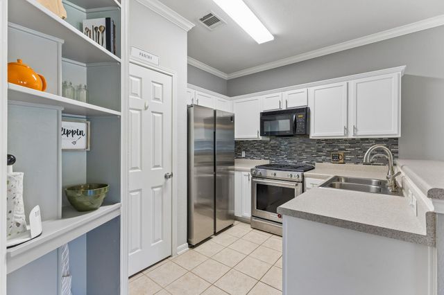8909 Mountain Shadows CV B, Austin, TX 78735