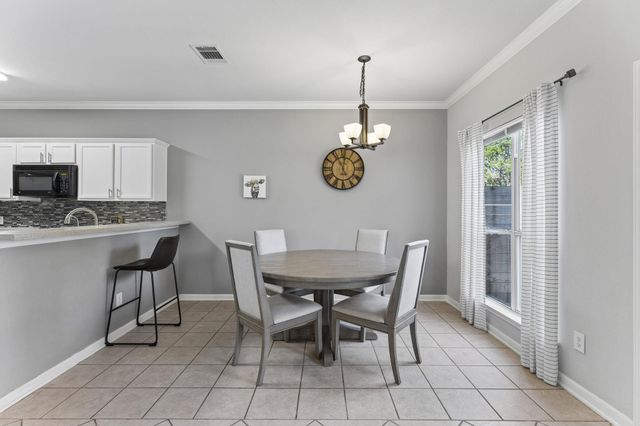 8909 Mountain Shadows CV B, Austin, TX 78735