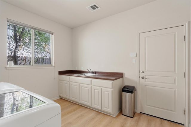 10113 Loxley LN, Austin, TX 78717