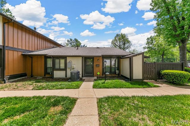 11166 Whispering Oaks Drive, Unincorporated, MO 63136