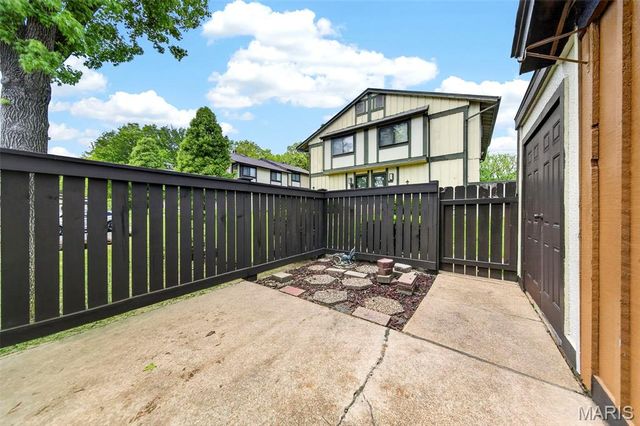 11166 Whispering Oaks Drive, Unincorporated, MO 63136