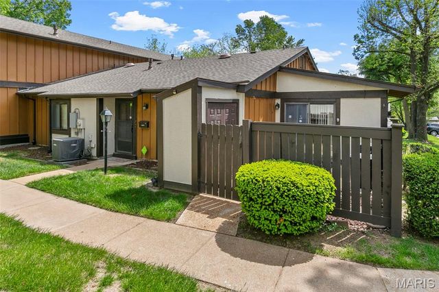 11166 Whispering Oaks Drive, Unincorporated, MO 63136