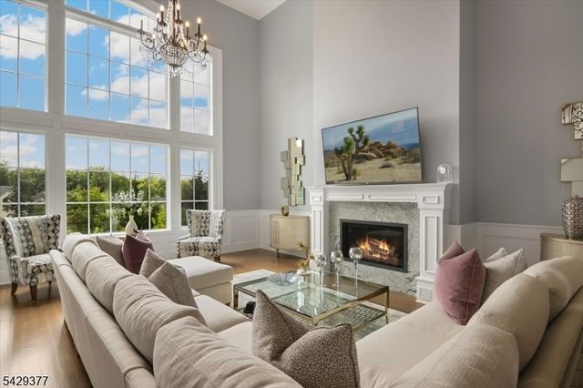 2 Brighton Ct, Livingston Twp., NJ 07039