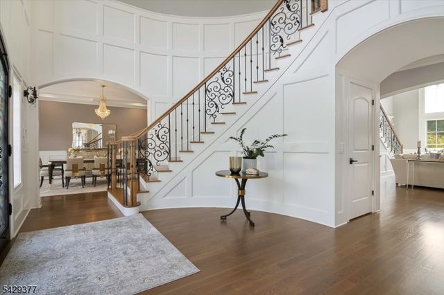 2 Brighton Ct, Livingston Twp., NJ 07039