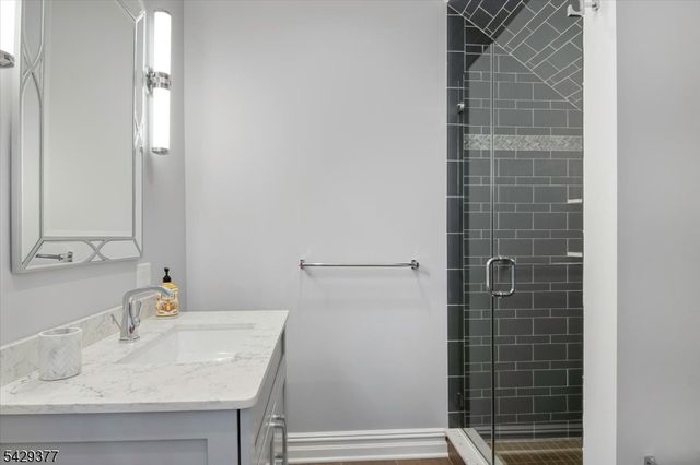 2 Brighton Ct, Livingston Twp., NJ 07039