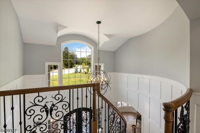 2 Brighton Ct, Livingston Twp., NJ 07039