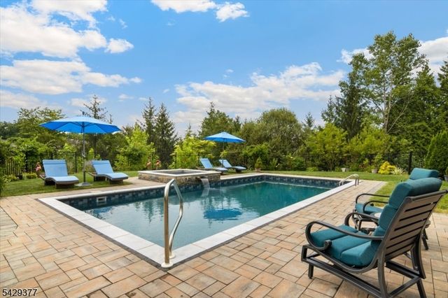 2 Brighton Ct, Livingston Twp., NJ 07039