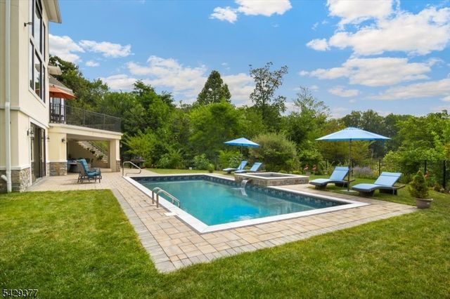 2 Brighton Ct, Livingston Twp., NJ 07039