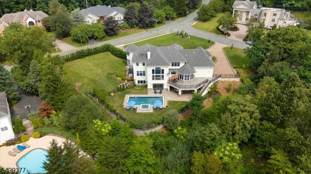2 Brighton Ct, Livingston Twp., NJ 07039