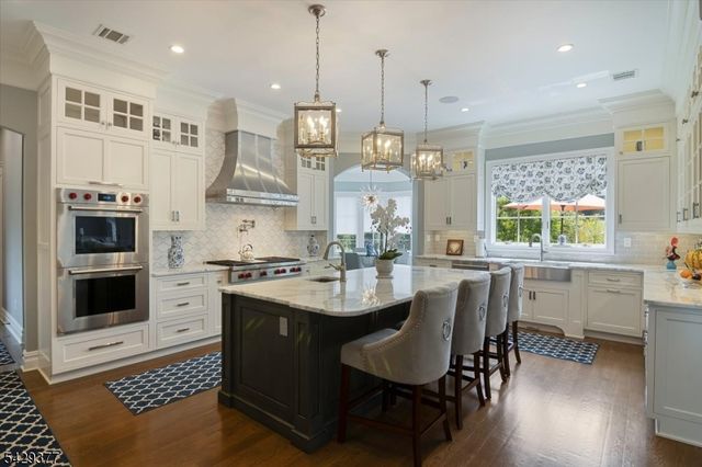 2 Brighton Ct, Livingston Twp., NJ 07039