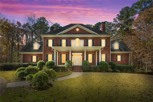 8467 Hearn Road, Chattahoochee Hills, GA 30268