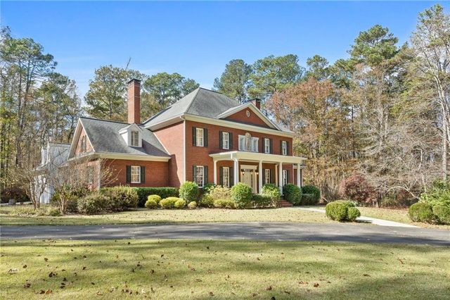 8467 Hearn Road, Chattahoochee Hills, GA 30268